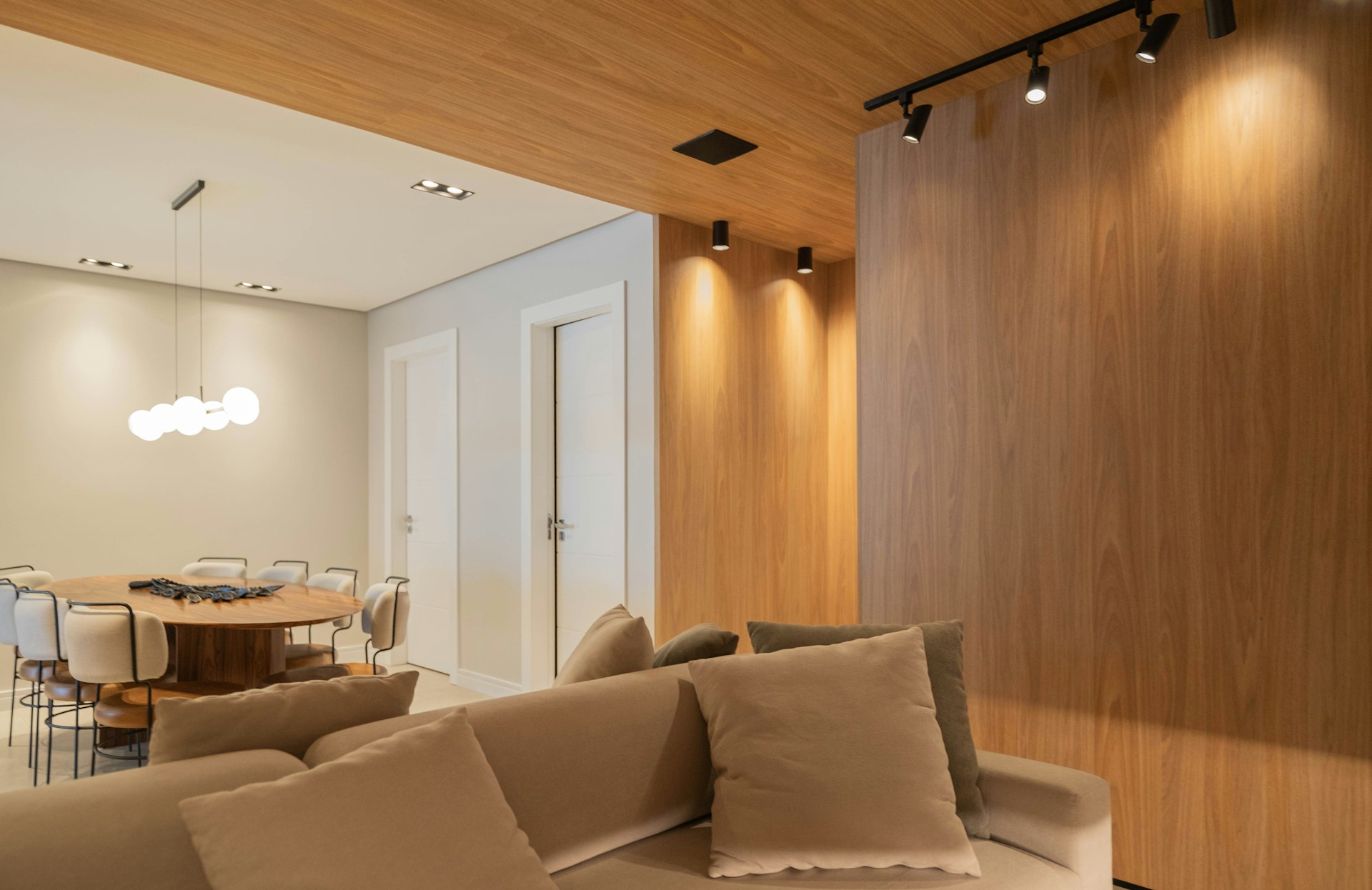 Transforming Modern Homes with Smart Lighting Solutions: Trends, Benefits, and Practical Guidance for 2025
